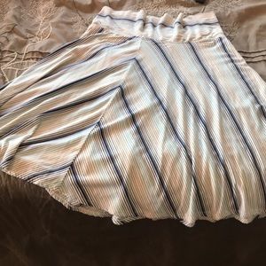 Flowing spring skirt